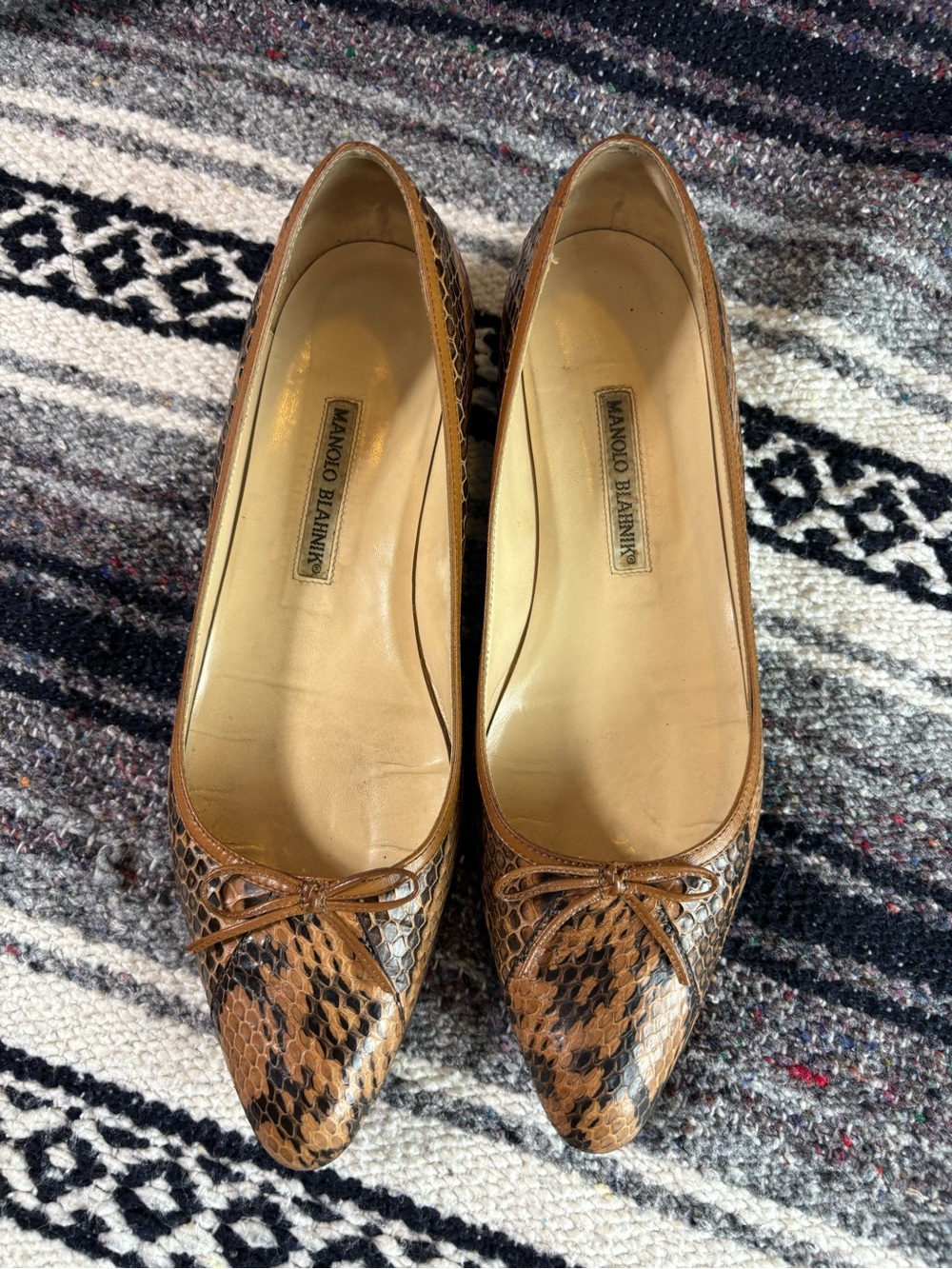 Vintage 90s/Y2K Manolo Blahnik Real Python Snakeskin Pointed Bow Ballet Flats 38